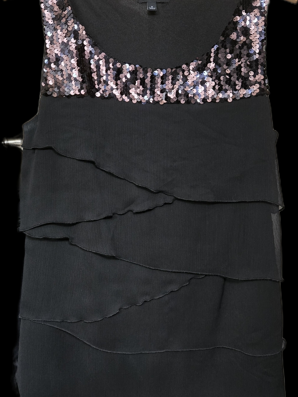 Apt. 9 Black Tank with Sparkly Sequined Neck Line. Like New. Size S.